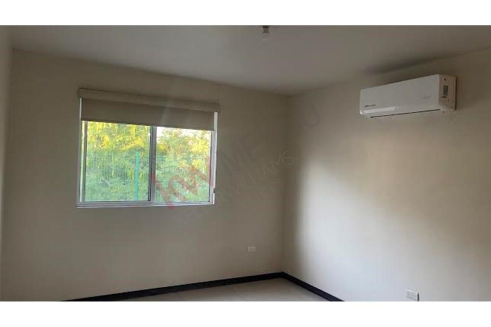 CASA EN RENTA COL. CERRADAS DE VALLE ALTO Colonia Privada zona  sur