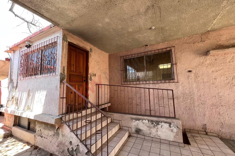 Casa céntrica para remodelar a la venta en La Paz, BCS.