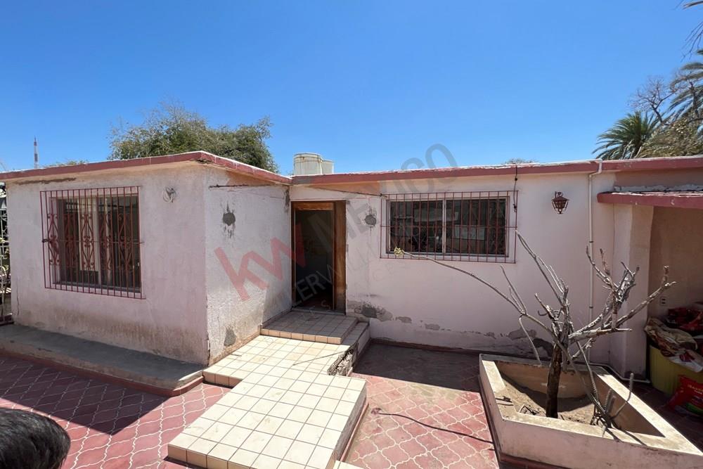 Casa céntrica para remodelar a la venta en La Paz, BCS.