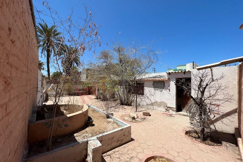 Casa céntrica para remodelar a la venta en La Paz, BCS.