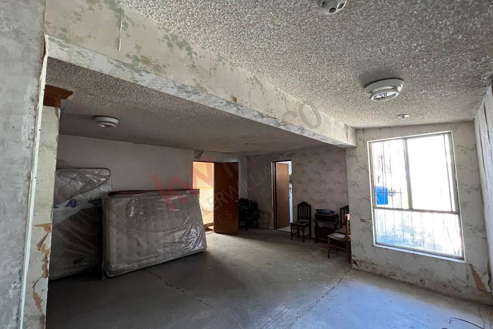 Casa céntrica para remodelar a la venta en La Paz, BCS.