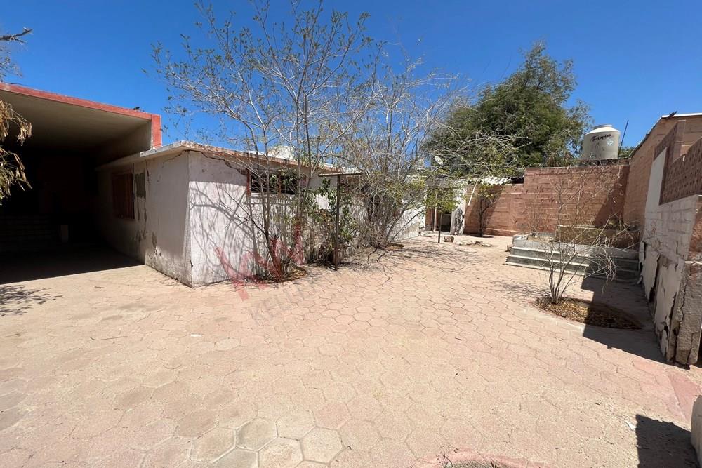 Casa céntrica para remodelar a la venta en La Paz, BCS.