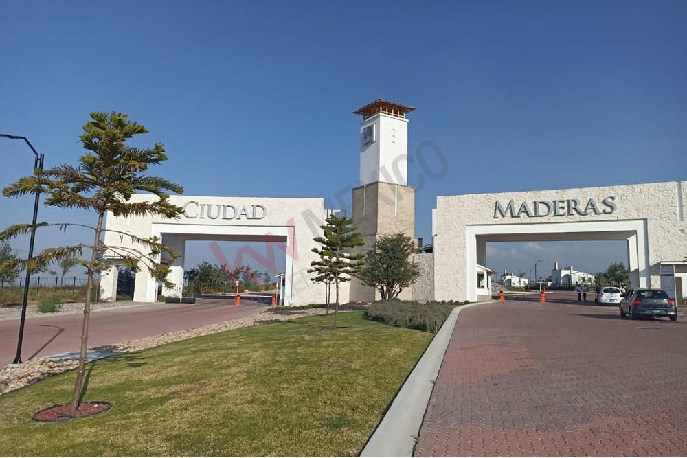 INVIERTE EN UN TERRENO RESIDENCIAL PREMIUM EN CD MADERAS SUR II, MUY CERCA DE PARQUES INDUSTRIALES