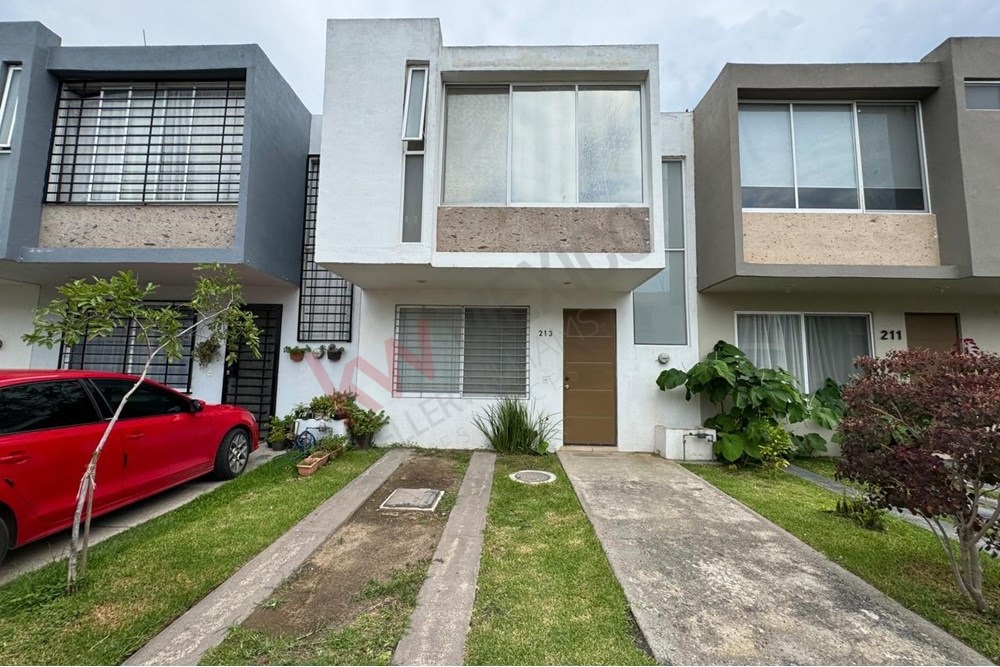 VENTA DE CASA EN LA MORALEJA