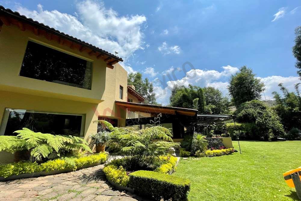 Casa en Venta con acceso al Campo en el Club de Golf Avándaro.