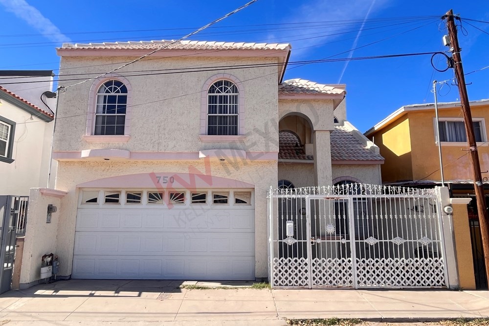 Casa amueblada y con espacios Amplios. Sector Ave. De la Raza.