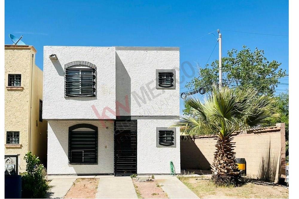 RENTA DE HERMOSA CASA EN ESQUINA CON EXCEDENTE