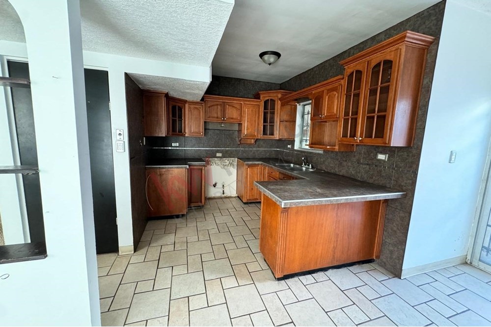 CASA EN RENTA EN JARDINES RESIDENCIAL