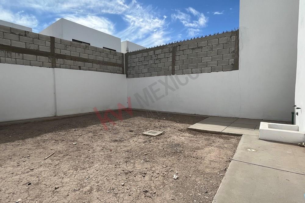 Casa en renta lista para estrenar en circuito cerrado, Los Viñedos,  Torreón, Coahuila