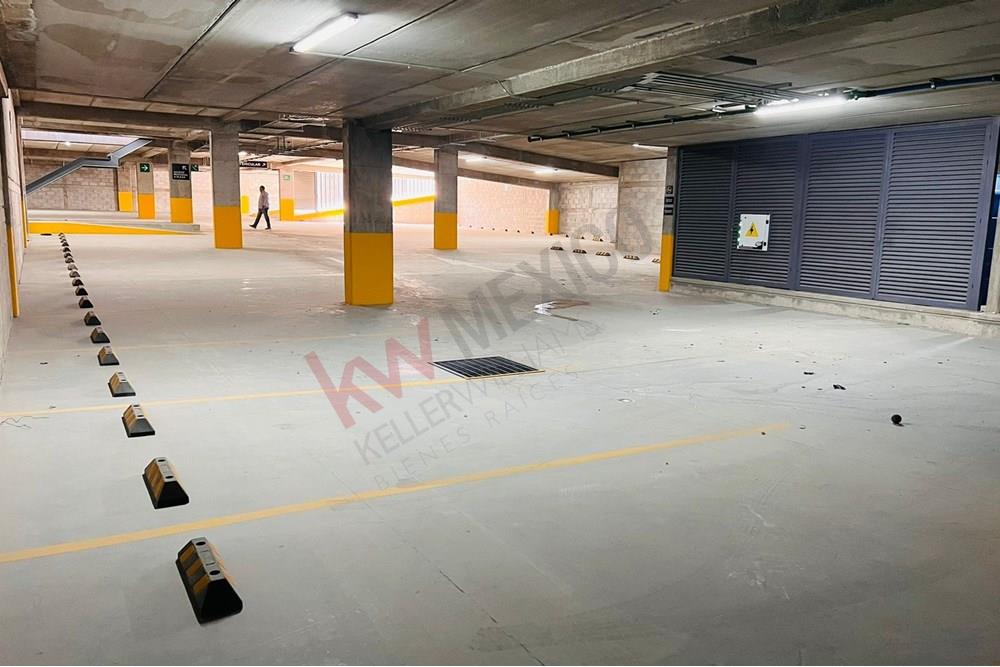 Locales Comerciales en Renta con excelente vista y ubicación.