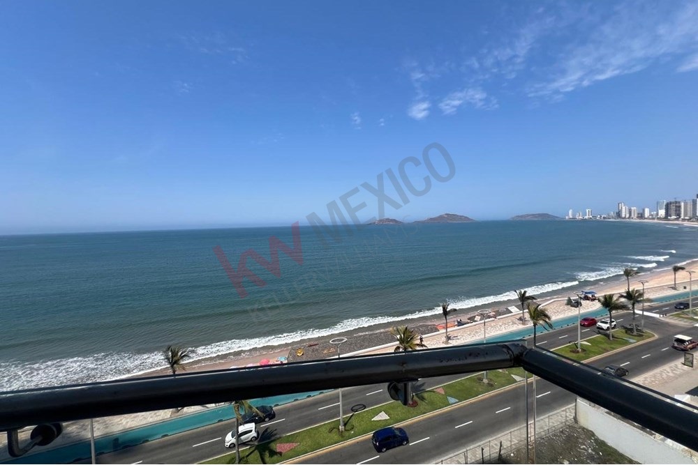 Condominio Premier Frente al Mar en Mazatlán: Invierte en el Paraíso