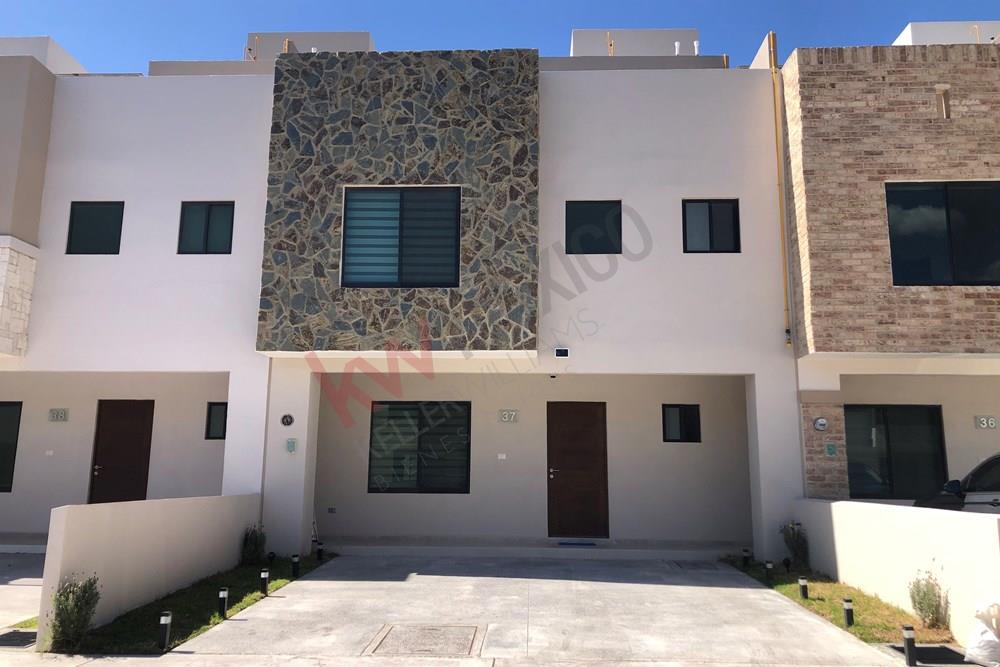 Casa en Renta en La Vista Residencial, con Roof Garden