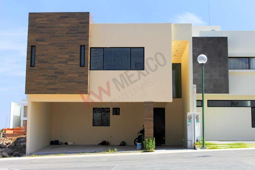 Casa con estudio en Planta Baja en La Vista Residencial $5,550,000.00, San Luis Potosí