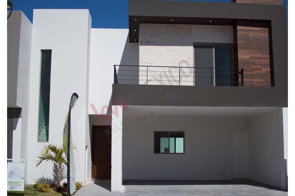 Nueva! Casa en Venta, con recámara en planta baja, Sector V