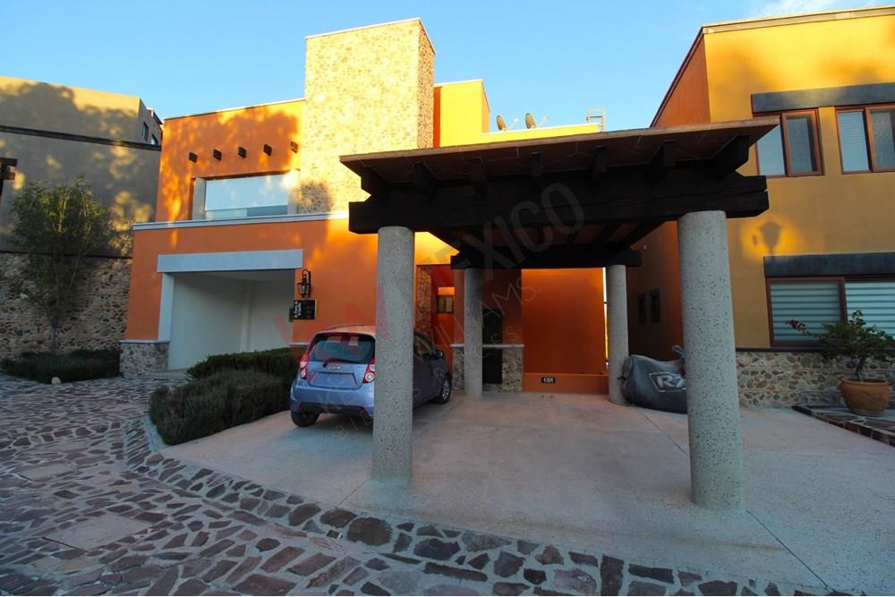 Departamento Amueblado En Capilla De Piedra