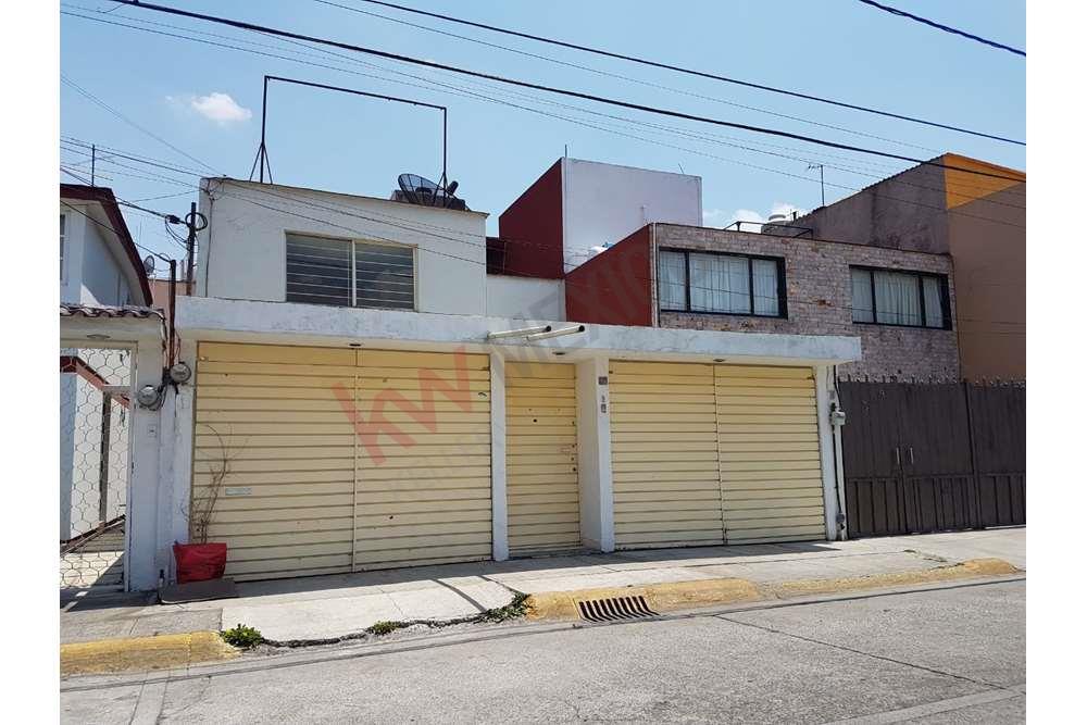 RENTA CASA EN CERRADA JACARANDAS, TLALNEPANTLA