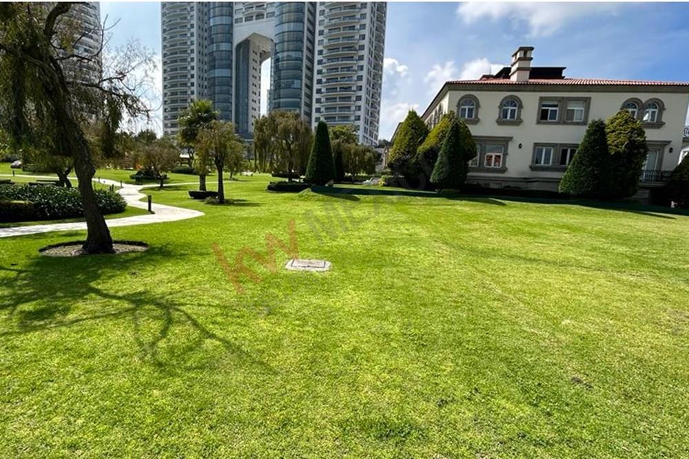 Venta Terreno en Hacienda de las Palmas en Huixquilucan