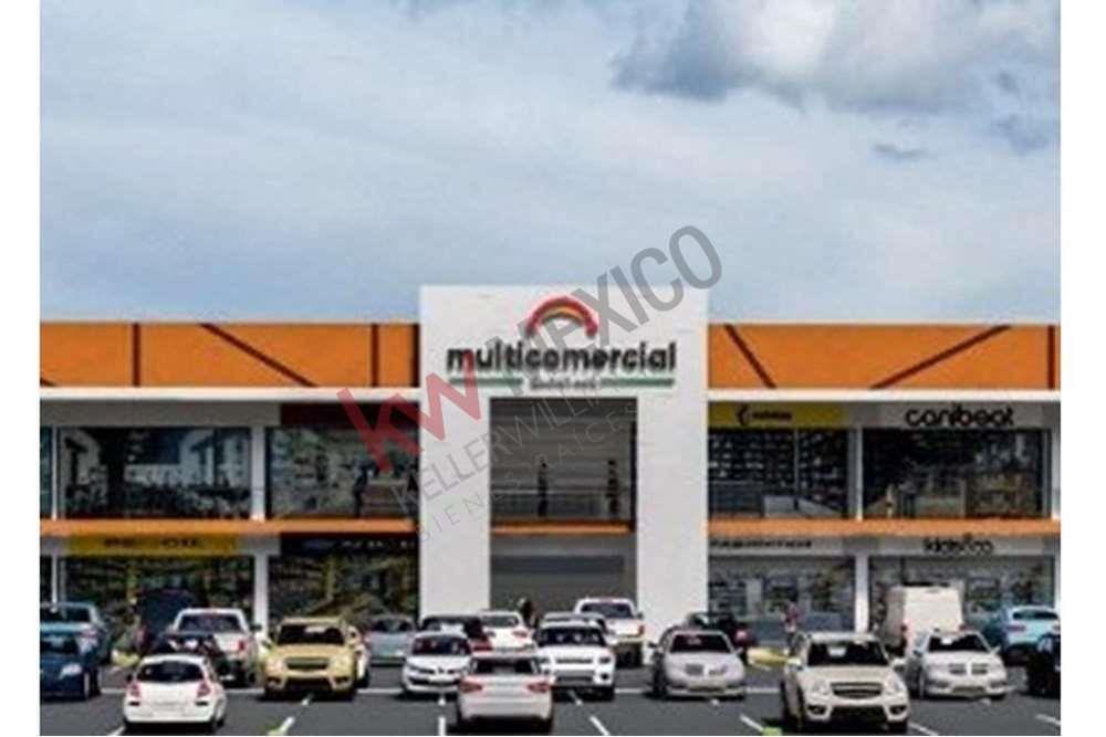 Preventa de bodega en plaza comercial, especial para el área de mercado, ubicado en Querétaro.