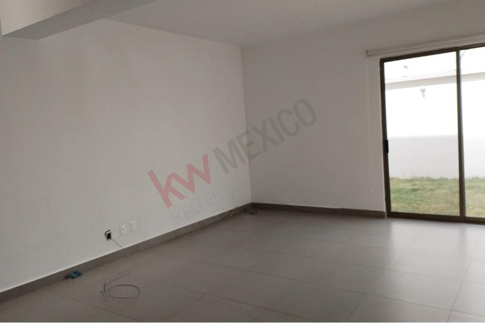 casa en renta en residencial del parque