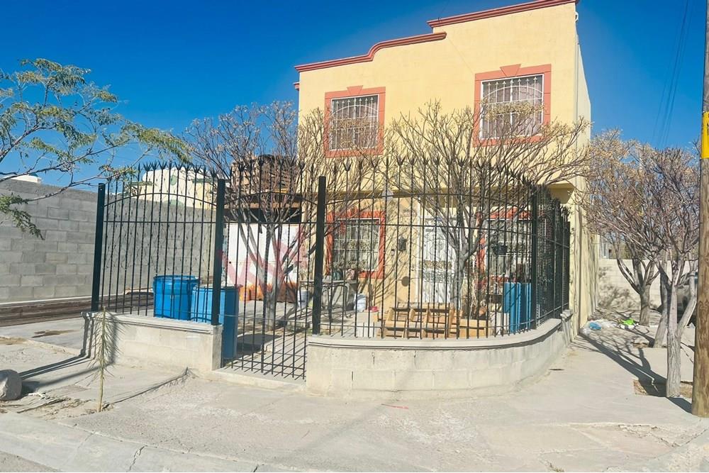 VENTA EN ESQUINA CON TERRENO EXCEDENTE AL SUR DE LA CIUDAD