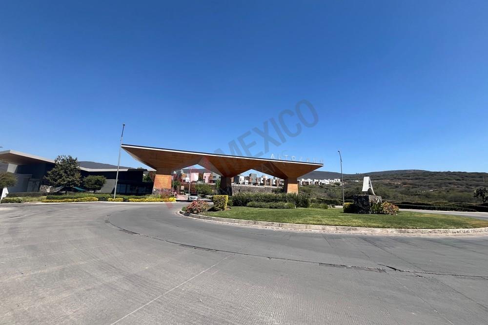 TERRENO RESIDENCIAL EN VENTA, EN ALTOZANO QUERÉTARO CON UBICACIÓN PRIVILEGIADA EN EXCLUSIVA PRIVADA