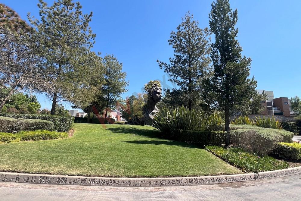TERRENO RESIDENCIAL EN VENTA, EN ALTOZANO QUERÉTARO CON UBICACIÓN PRIVILEGIADA EN EXCLUSIVA PRIVADA