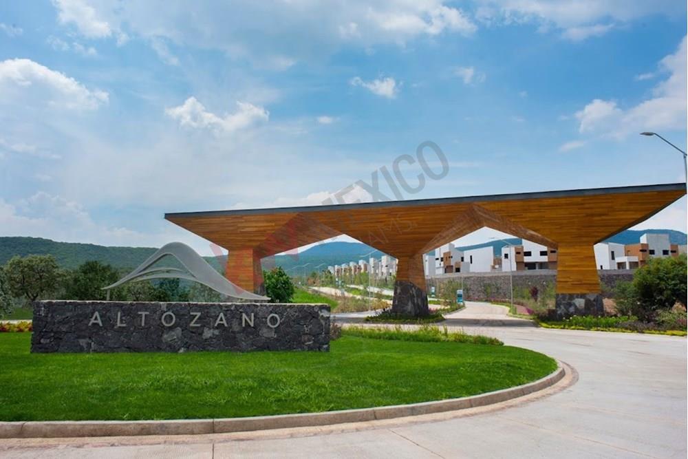 TERRENO RESIDENCIAL EN VENTA, EN ALTOZANO QUERÉTARO CON UBICACIÓN PRIVILEGIADA EN EXCLUSIVA PRIVADA
