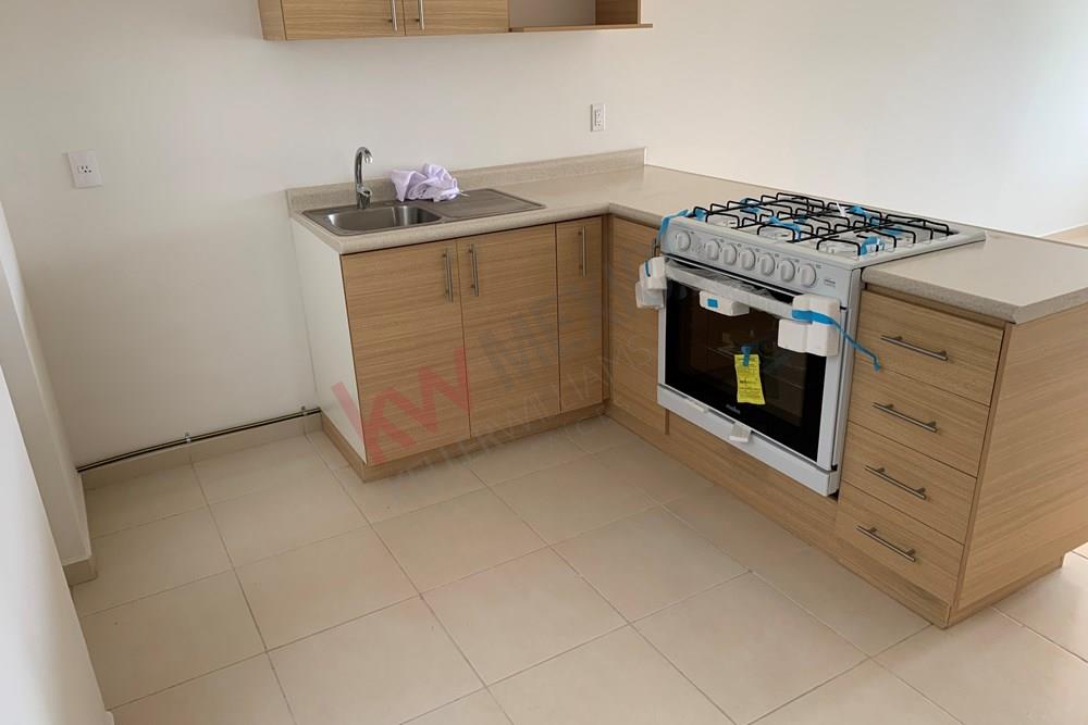 Casa Duplex con Roof Garden, 3 recamaras, acogedora, cómoda distribución, cocina equipada, a 7 min del Fray junipero, 12 min de plaza boulevares,