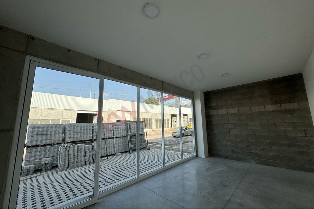 BODEGA EN VENTA UBICADA EN UNA ZONA DE ALTO IMPACTO COMERCIAL