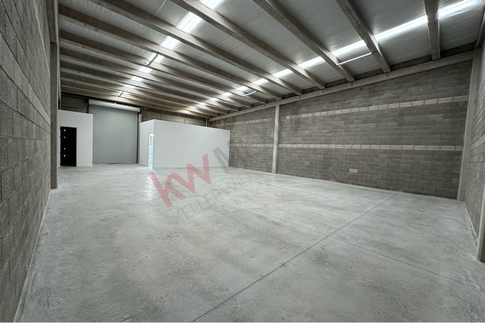 BODEGA EN VENTA UBICADA EN UNA ZONA DE ALTO IMPACTO COMERCIAL