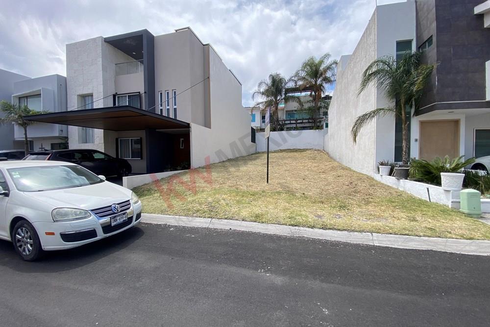 TERRENO UNIFAMILIAR EN VENTA DENTRO DE CLÚSTER EN CENTRO SUR‼️