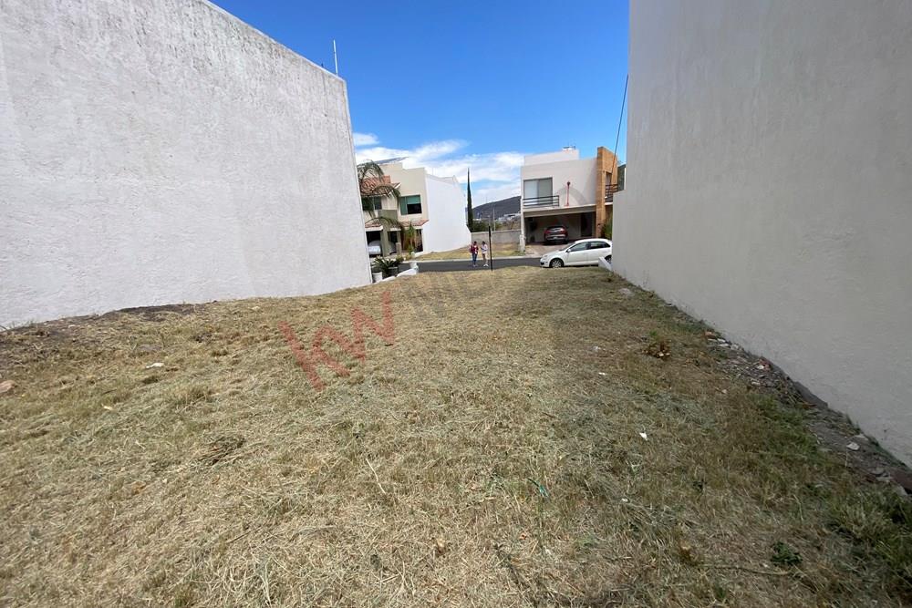 TERRENO UNIFAMILIAR EN VENTA DENTRO DE CLÚSTER EN CENTRO SUR‼️