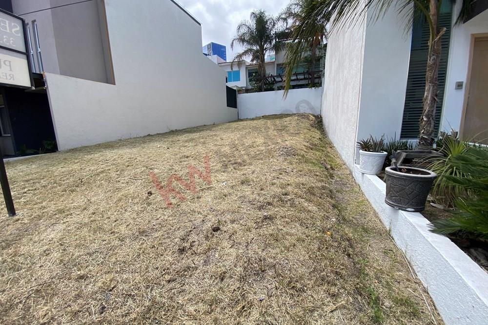 TERRENO UNIFAMILIAR EN VENTA DENTRO DE CLÚSTER EN CENTRO SUR‼️