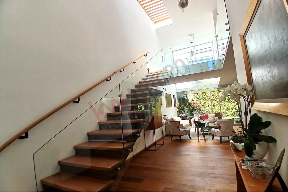 CASA EN VENTA JURIQUILLA QUERETARO CON TERRAZA Y JARDIN