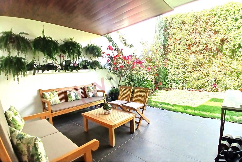 CASA EN VENTA JURIQUILLA QUERETARO CON TERRAZA Y JARDIN