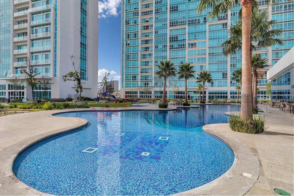 Renta de departamento amueblado en Juriquilla Towers con adecuaciones y equipamiento premium