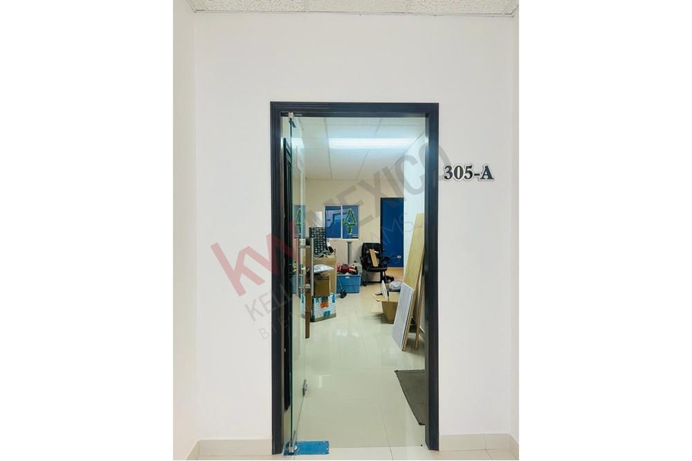 Oficina 53.54 m2 en renta, Edificio Torres Campestre 'B'