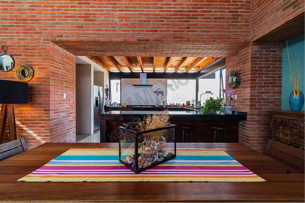 CASA EN VENTA EN CAÑADAS DEL LAGO CORREGIDORA CON RECAMARA EN PLANTA BAJA