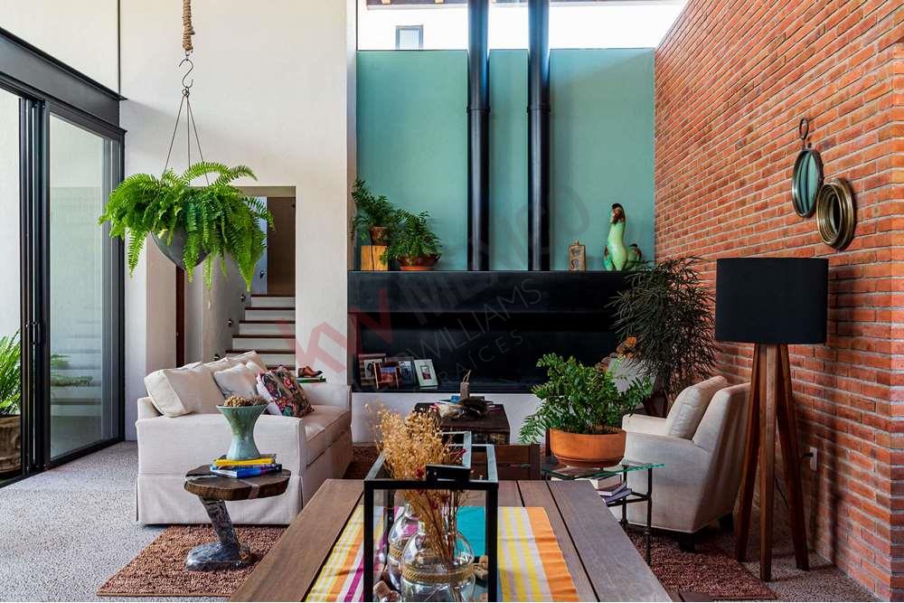 CASA EN VENTA EN CAÑADAS DEL LAGO CORREGIDORA CON RECAMARA EN PLANTA BAJA