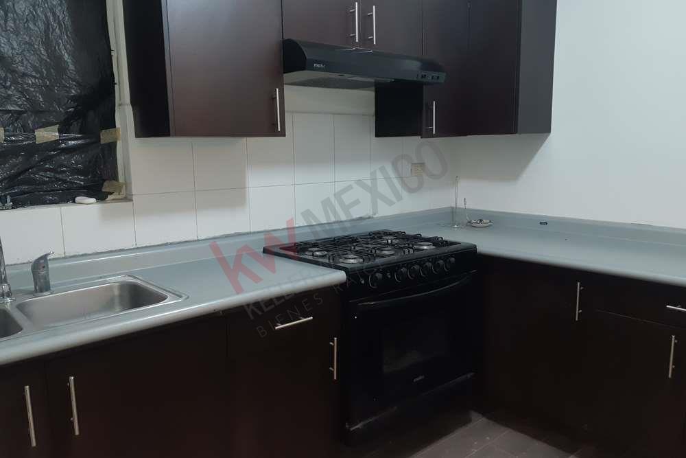 Casa equipada,  en renta Cumbres Renacimiento