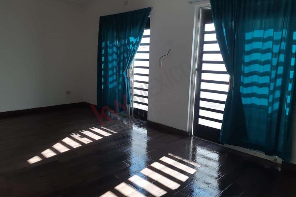 Casa equipada,  en renta Cumbres Renacimiento