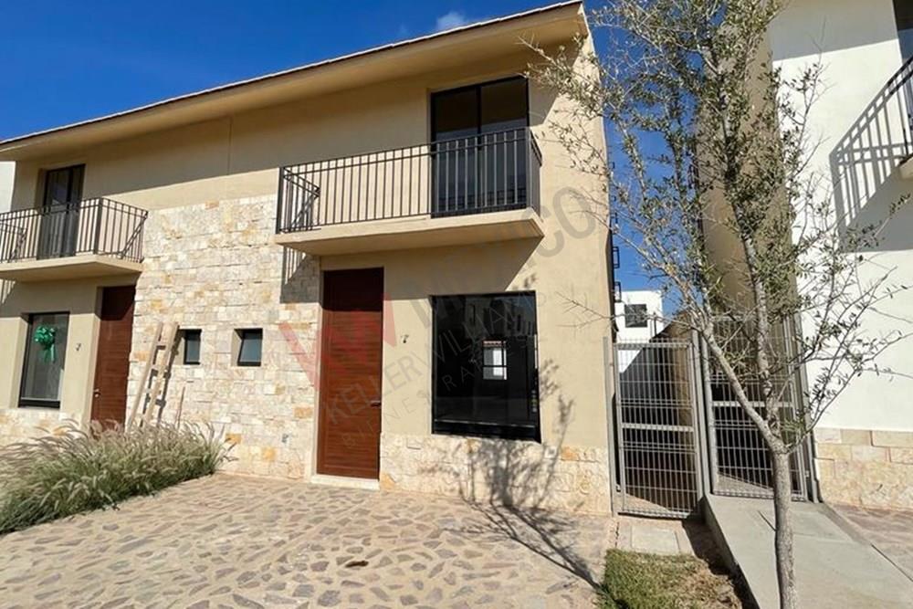 Casa en Renta en Priv. Hacienda Valbuena , La Florida con Recámara en Planta Baja