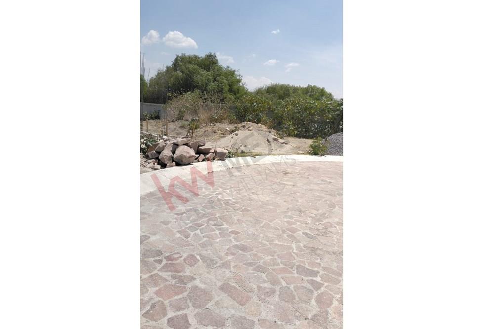 ¡Oportunidad única! Terreno exclusivo en El Encino Residencial &amp; Golf esperando a ser tuyo