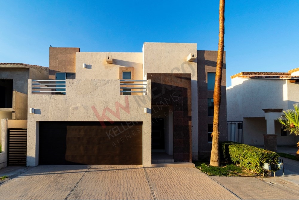 AMPLIA CASA EN RENTA EN CAMPOS ELISEOS CON RECAMARA EN PLANTA BAJA