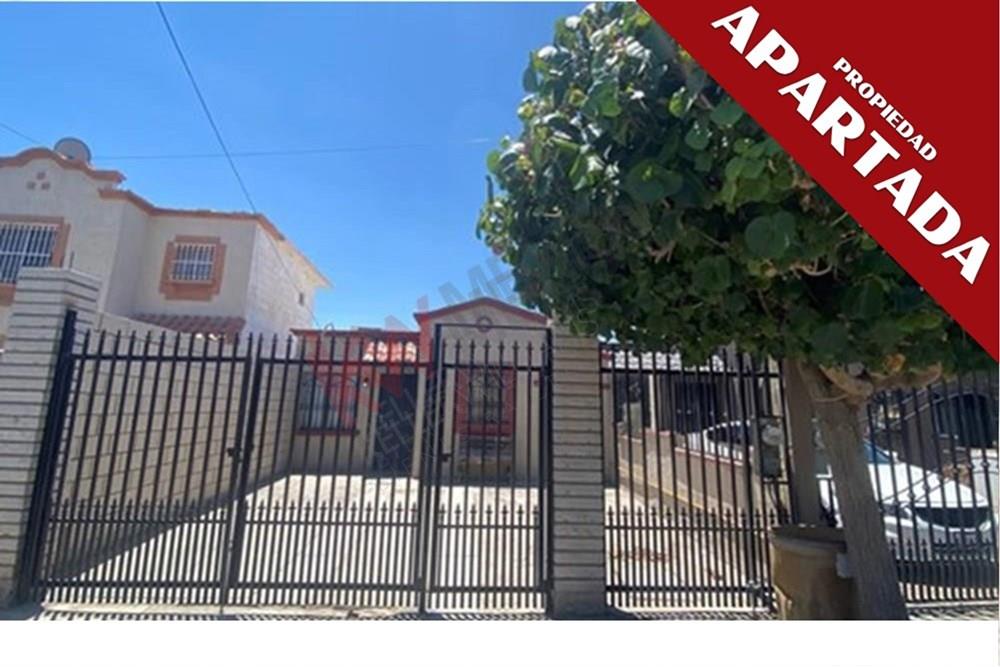 RENTA DE CASA EN VILLA DEL REY 4TA ETAPA, CASA SEMIAMUEBLADA, MUY BIEN UBICADA. MEXICALI BC