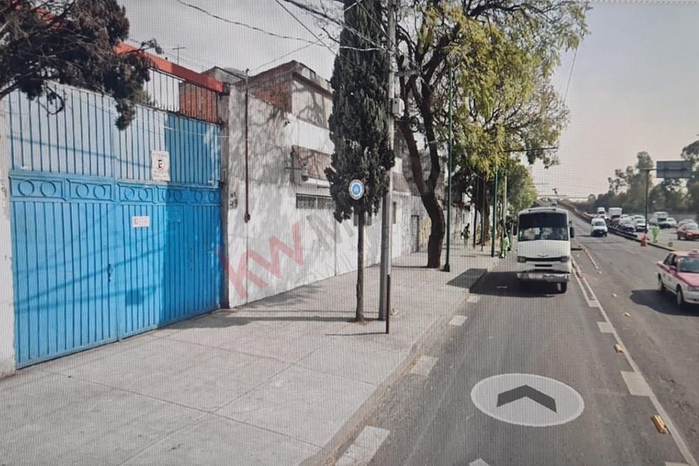 Oportunidad Propiedad en Venta sobre Avenida de los Cien Metros, ideal para Desarrolladores de Vivienda, Oficinas, hoteles, Moteles, hospitales y clínicas