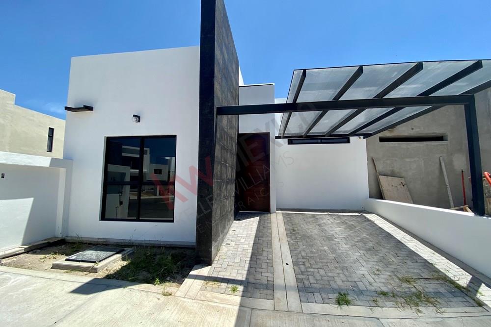 Se vende casa de una planta en Zakia, El Márques, Querétaro con facilidad para adultos mayores