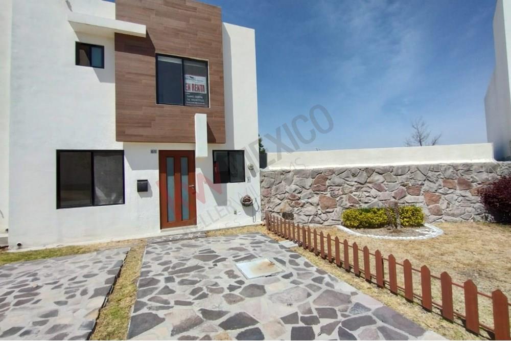 Casa en Renta ZIBATA Querétaro 2 habitaciones condominio con amenidades