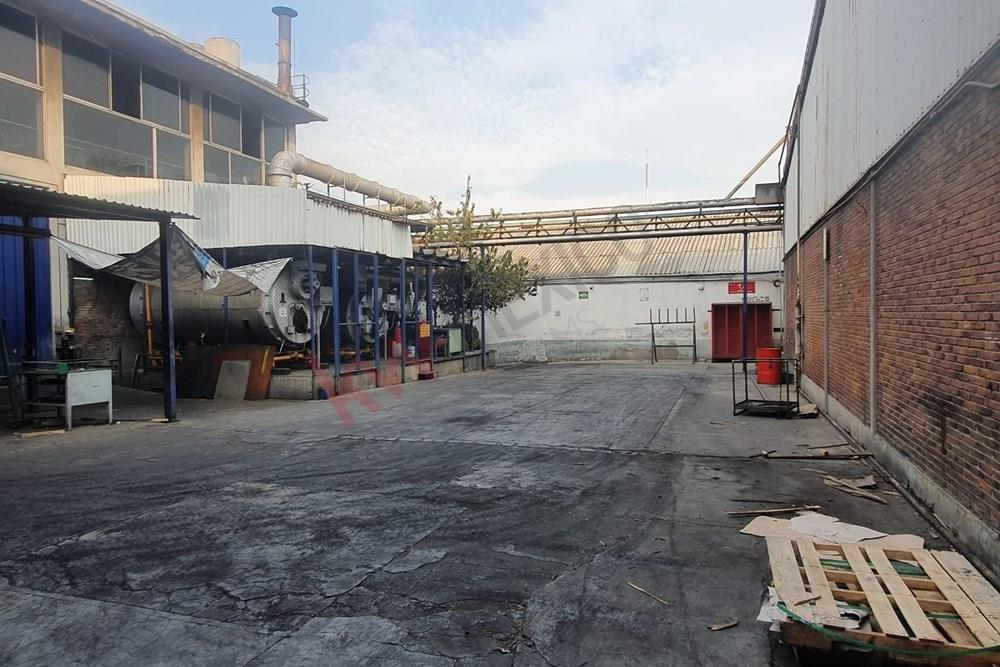 Bodega y Oficinas RENTA Periférico - San Antonio Uso Industrial y Logístico