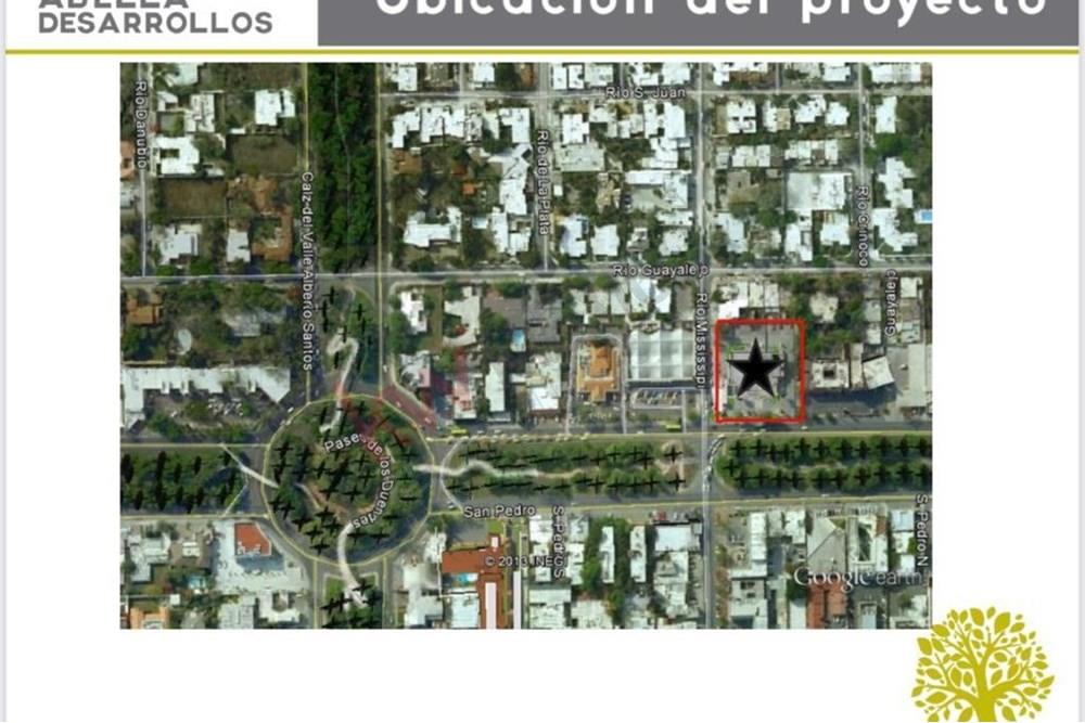 Se vende en San Pedro Local comercial en importante Plaza